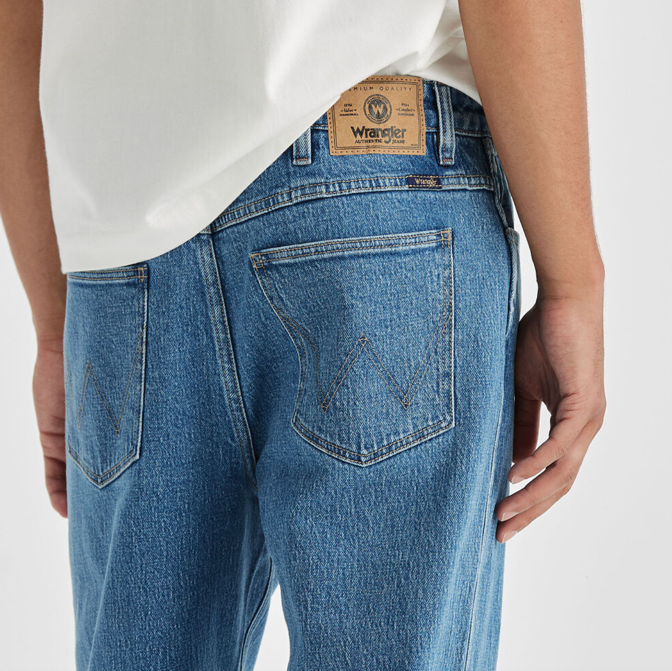 Wrangler Men's Eazy Straight Moonlight Blue