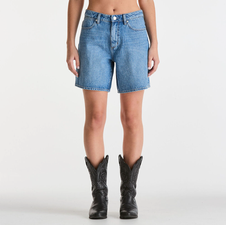 Wrangler Mid Stevie Short