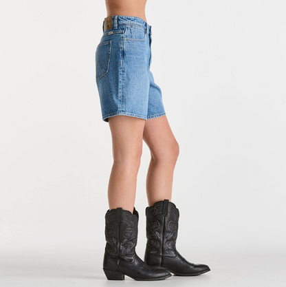 Wrangler Mid Stevie Short